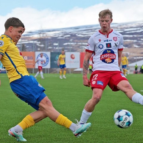 Þór - KA 0:1, í 5. umferð Bestu deildarinnar í knattspyrnu. Mögnuð stemning löngu fyrir leik og hart var barist í fyrstu rimmu Akureyrarfélaganna í efstu deild í 24 ár. Mynd: Skapti Hallgrímsson