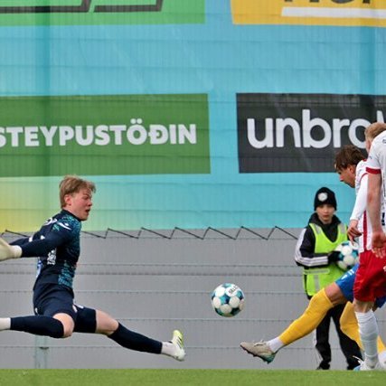 Þór - KA 0:1, í 5. umferð Bestu deildarinnar í knattspyrnu. Mögnuð stemning löngu fyrir leik og hart var barist í fyrstu rimmu Akureyrarfélaganna í efstu deild í 24 ár. Mynd: Skapti Hallgrímsson