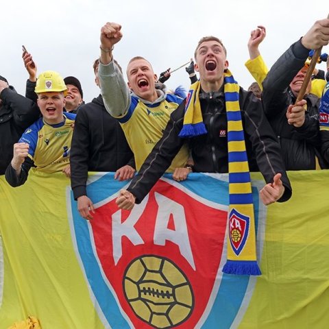 Þór - KA 0:1, í 5. umferð Bestu deildarinnar í knattspyrnu. Mögnuð stemning löngu fyrir leik og hart var barist í fyrstu rimmu Akureyrarfélaganna í efstu deild í 24 ár. Mynd: Skapti Hallgrímsson