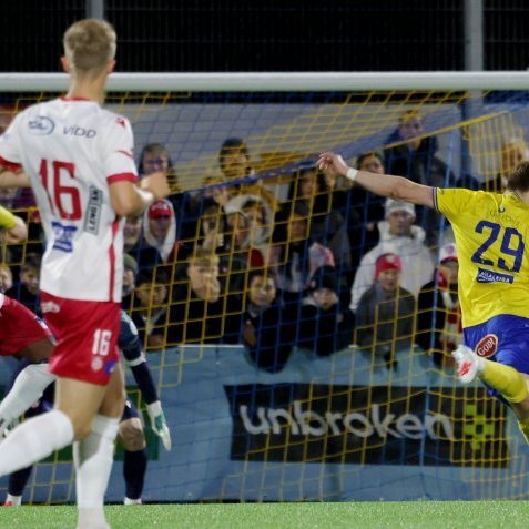 Jakob Snær Árnason skorar - 1:0 - Mynd: Skapti Hallgrímsson