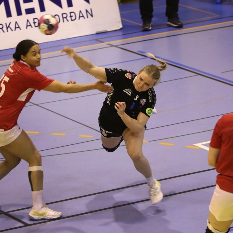Aldís Ásta Heimisdóttir gerir fyrsta mark seinni hálfleiks og kemur KA/Þór yfir í fyrsta skipti í leiknum.