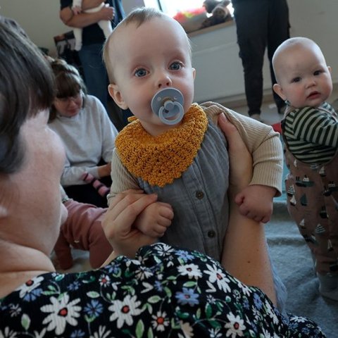 Krútttónó í Tónlistarskólanum á Akureyri; tónlistarstund nokkurra mánaða barna með foreldrum sínum undir stjórn Sigrúnar Mögnu Þórsteinsdóttur. Mynd: Skapti Hallgrímsson