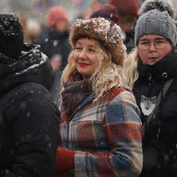 Kvennafrídagurinn 2025. Baráttu- og samstöðufundi á Ráðhústorgi á Akureyri. Mynd: Anastasiia LeoNova Kramarenko