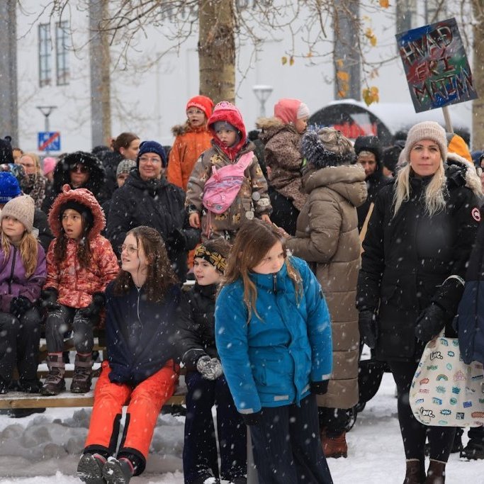 Kvennafrídagurinn 2025. Baráttu- og samstöðufundi á Ráðhústorgi á Akureyri. Mynd: Anastasiia LeoNova Kramarenko