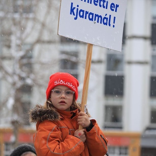 Kvennafrídagurinn 2025. Baráttu- og samstöðufundi á Ráðhústorgi á Akureyri. Mynd: Anastasiia LeoNova Kramarenko