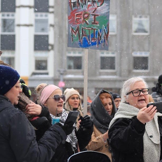 Kvennafrídagurinn 2025. Baráttu- og samstöðufundi á Ráðhústorgi á Akureyri. Mynd: Anastasiia LeoNova Kramarenko