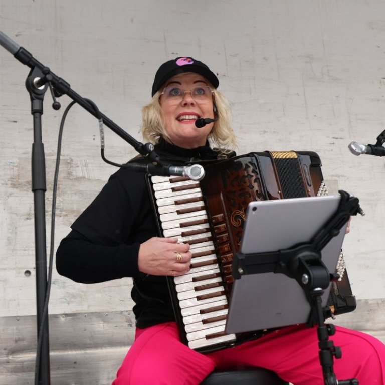 Kvennafrídagurinn 2025. Baráttu- og samstöðufundi á Ráðhústorgi á Akureyri. Mynd: Skapti Hallgrímsson