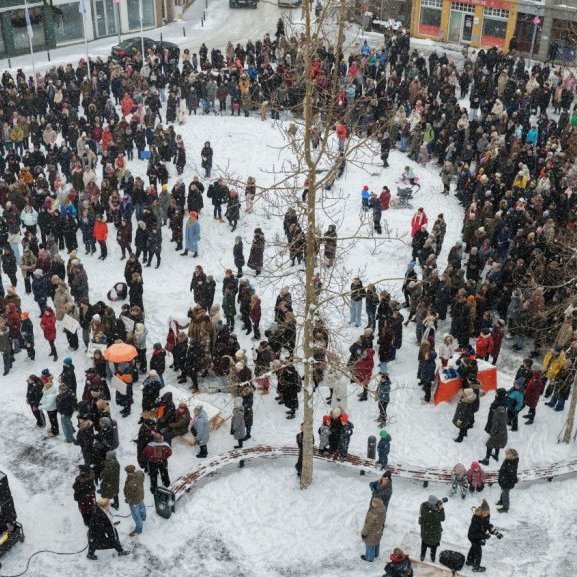 Kvennafrídagurinn 2025. Baráttu- og samstöðufundi á Ráðhústorgi á Akureyri. Mynd: Þorgeir Baldursson