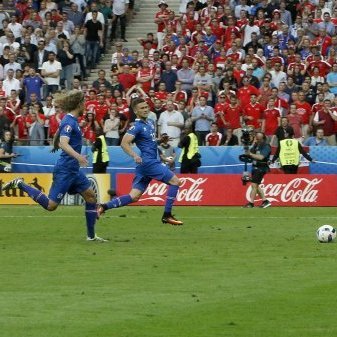 París 22. júní 2016 - Mörgum er enn í fersku minni ótrúlegur sprettur Birkis í aðdraganda sigurmarks Arnórs Ingva Traustasonar gegn Austurríki í lokaleik riðilsins á EM í Frakklandi. Krafturinn var ótrúlegur á lokasekúndunum eftir mikla baráttu í 90 mínútur. Sigurinn tryggði Íslandi farseðilinn í 16-liða úrslitin og leik gegn Englandi í Nice.  © Skapti Hallgrímsson