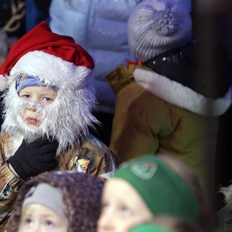 Ljósin tendruð á jólatrénu á Ráðhústorgi