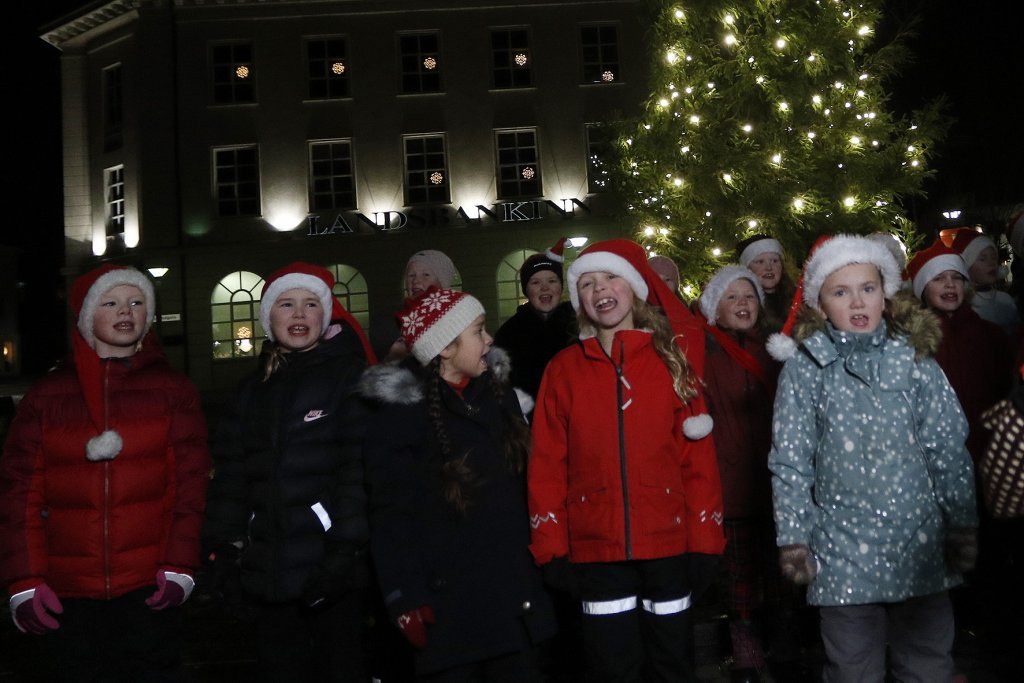 Yngri barnakór Akureyrarkirkju söng nokkur lög við athöfnina.