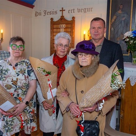 Snorri Guðvarðsson, Kristjana Agnarsdóttir, Jenný Karlsdóttir, Viktoría Særún Gestsdóttir og  Jóhann Hjaltdal Þorsteinsson formaður sóknarnefndar.