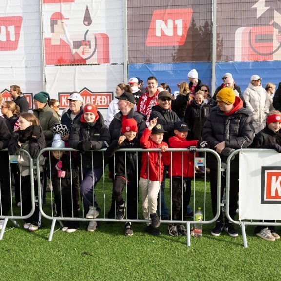 Besta deildin, KA-Þór 0:0, fyrsti leikur á nýjum gervigrasvelli KA. Mynd: Ármann Hinrik