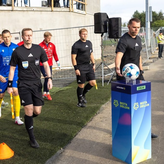 Besta deildin, KA-Þór 0:0, fyrsti leikur á nýjum gervigrasvelli KA. Mynd: Ármann Hinrik