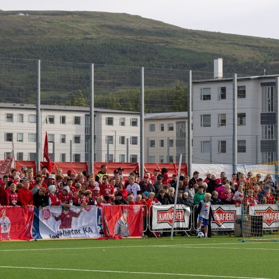 Besta deildin, KA-Þór 0:0, fyrsti leikur á nýjum gervigrasvelli KA. Mynd: Ármann Hinrik