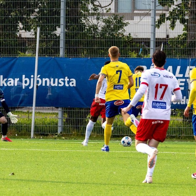 Besta deildin, KA-Þór 0:0, fyrsti leikur á nýjum gervigrasvelli KA. Mynd: Ármann Hinrik