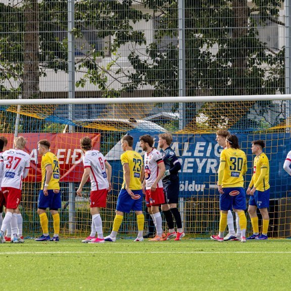 Besta deildin, KA-Þór 0:0, fyrsti leikur á nýjum gervigrasvelli KA. Mynd: Ármann Hinrik