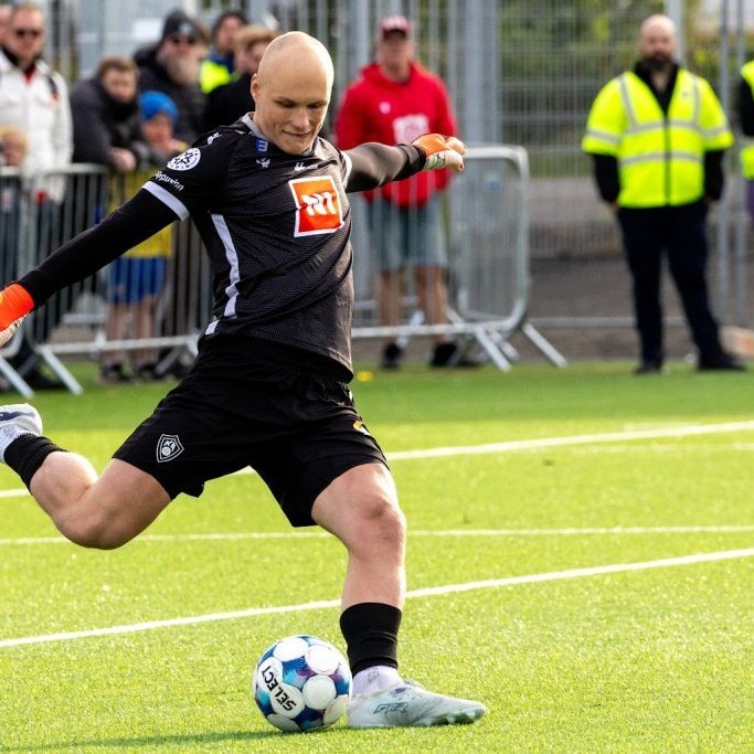 Besta deildin, KA-Þór 0:0, fyrsti leikur á nýjum gervigrasvelli KA. Mynd: Ármann Hinrik