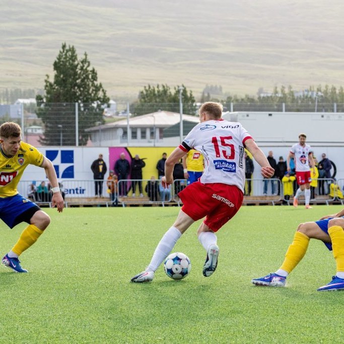 Besta deildin, KA-Þór 0:0, fyrsti leikur á nýjum gervigrasvelli KA. Mynd: Ármann Hinrik
