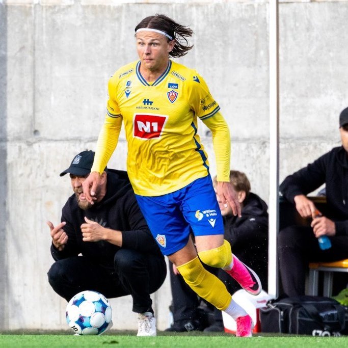 Besta deildin, KA-Þór 0:0, fyrsti leikur á nýjum gervigrasvelli KA. Mynd: Ármann Hinrik