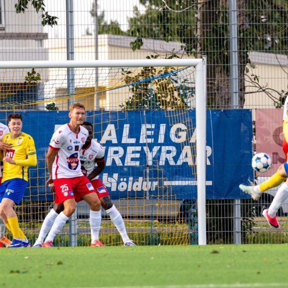 Besta deildin, KA-Þór 0:0, fyrsti leikur á nýjum gervigrasvelli KA. Mynd: Ármann Hinrik