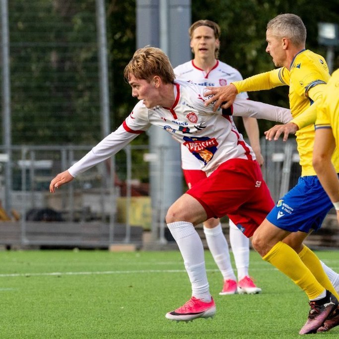 Besta deildin, KA-Þór 0:0, fyrsti leikur á nýjum gervigrasvelli KA. Mynd: Ármann Hinrik