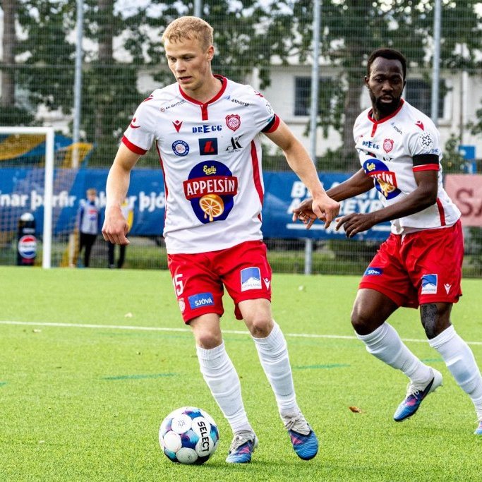 Besta deildin, KA-Þór 0:0, fyrsti leikur á nýjum gervigrasvelli KA. Mynd: Ármann Hinrik