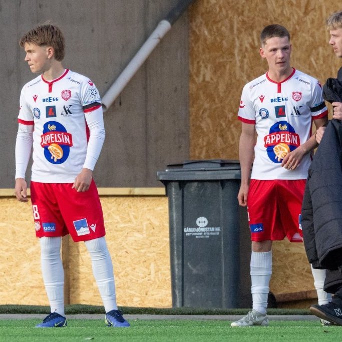 Besta deildin, KA-Þór 0:0, fyrsti leikur á nýjum gervigrasvelli KA. Mynd: Ármann Hinrik