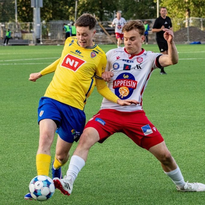 Besta deildin, KA-Þór 0:0, fyrsti leikur á nýjum gervigrasvelli KA. Mynd: Ármann Hinrik