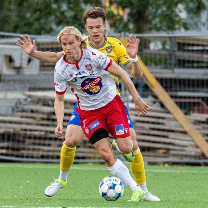 Besta deildin, KA-Þór 0:0, fyrsti leikur á nýjum gervigrasvelli KA. Mynd: Ármann Hinrik