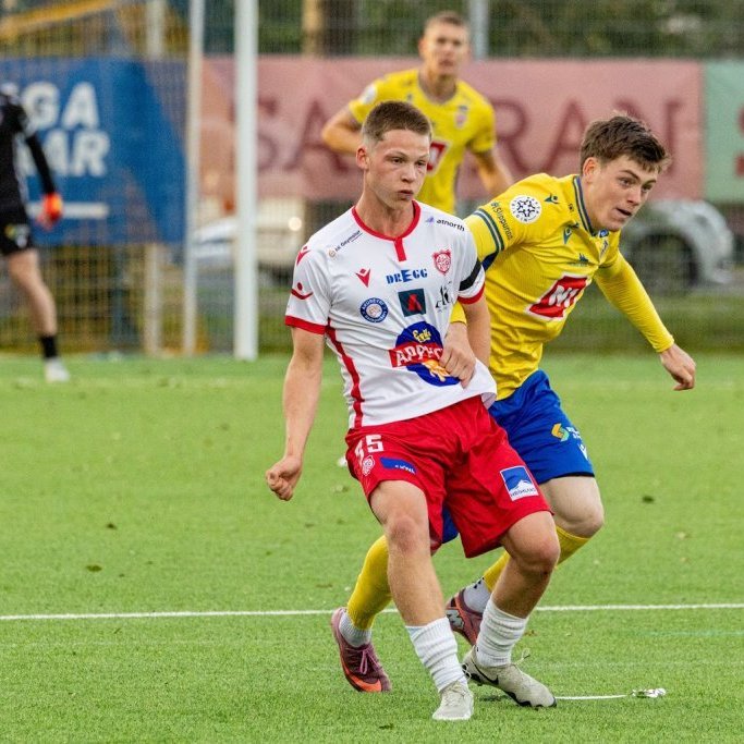 Besta deildin, KA-Þór 0:0, fyrsti leikur á nýjum gervigrasvelli KA. Mynd: Ármann Hinrik