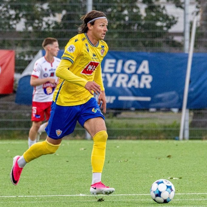 Besta deildin, KA-Þór 0:0, fyrsti leikur á nýjum gervigrasvelli KA. Mynd: Ármann Hinrik