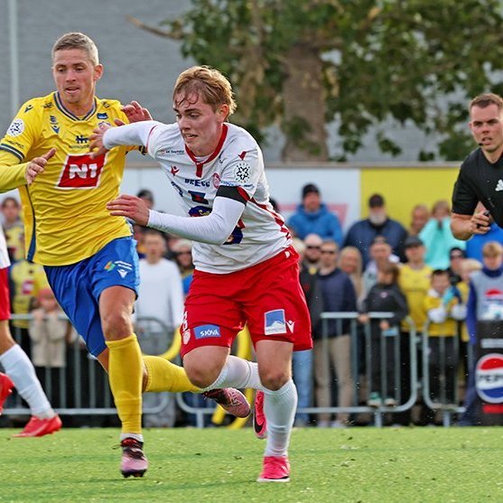 Besta deildin, KA-Þór 0:0, fyrsti leikur á nýjum gervigrasvelli KA. Mynd: Skapti Hallgrímsson