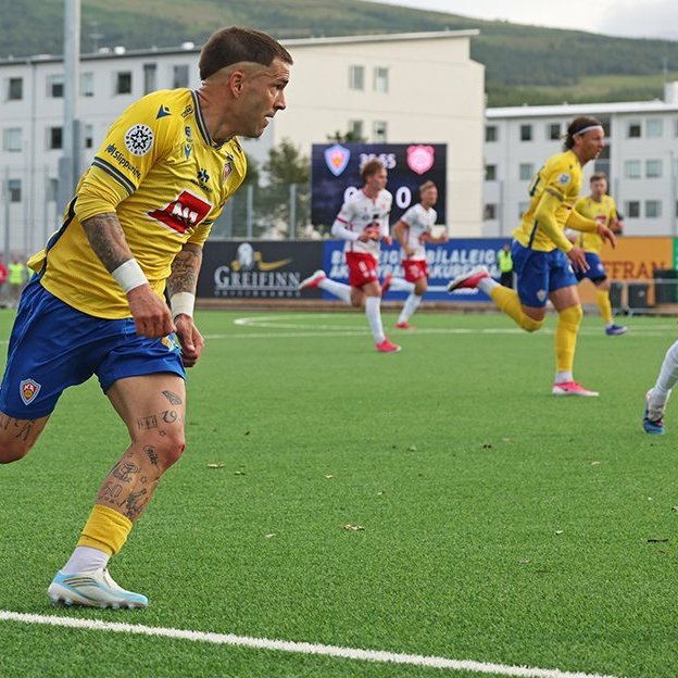 Besta deildin, KA-Þór 0:0, fyrsti leikur á nýjum gervigrasvelli KA. Mynd: Skapti Hallgrímsson