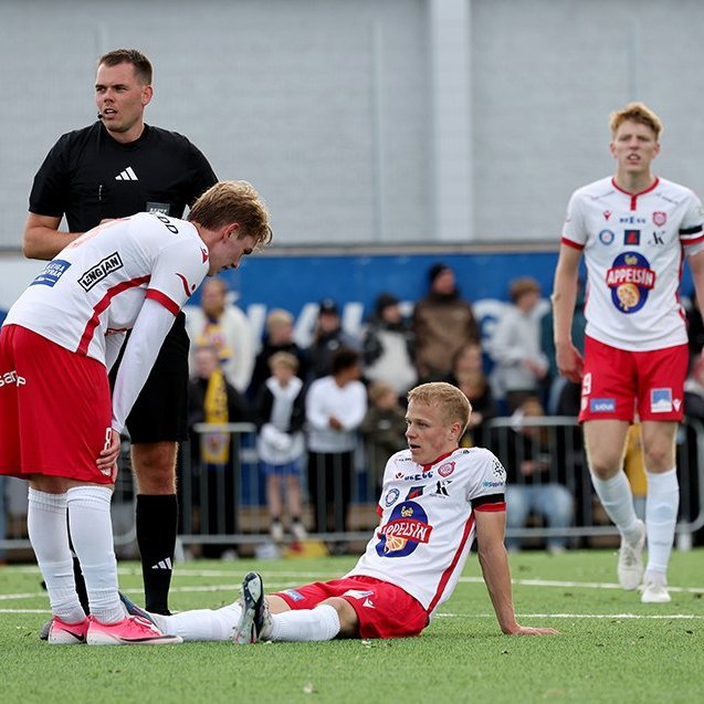 Besta deildin, KA-Þór 0:0, fyrsti leikur á nýjum gervigrasvelli KA. Mynd: Skapti Hallgrímsson