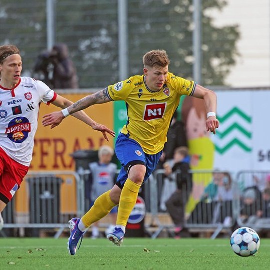 Besta deildin, KA-Þór 0:0, fyrsti leikur á nýjum gervigrasvelli KA. Mynd: Skapti Hallgrímsson