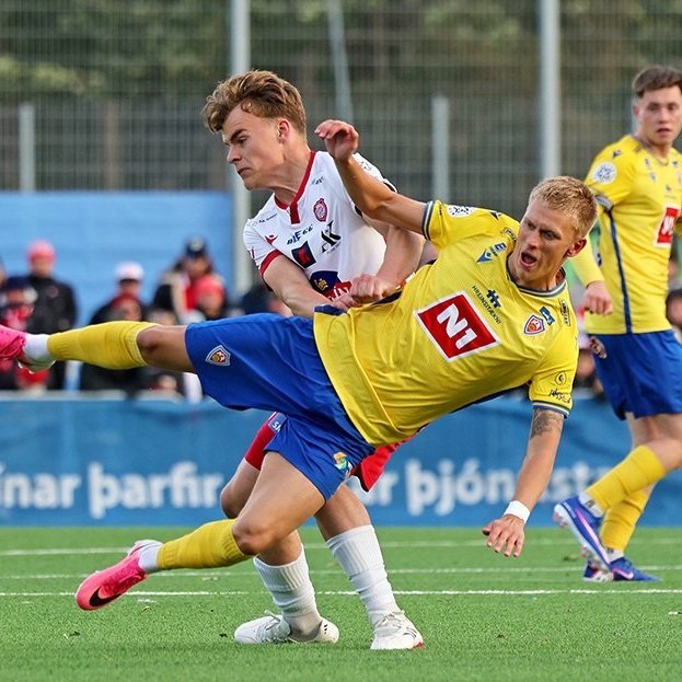 Besta deildin, KA-Þór 0:0, fyrsti leikur á nýjum gervigrasvelli KA. Mynd: Skapti Hallgrímsson