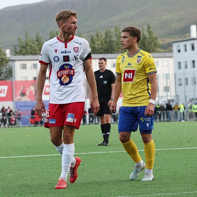 Besta deildin, KA-Þór 0:0, fyrsti leikur á nýjum gervigrasvelli KA. Mynd: Skapti Hallgrímsson