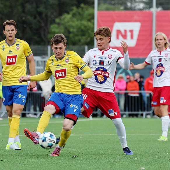 Besta deildin, KA-Þór 0:0, fyrsti leikur á nýjum gervigrasvelli KA. Mynd: Skapti Hallgrímsson