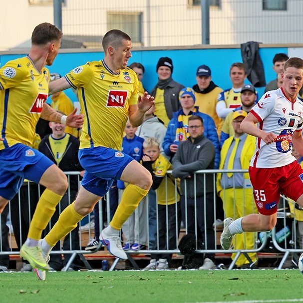 Besta deildin, KA-Þór 0:0, fyrsti leikur á nýjum gervigrasvelli KA. Mynd: Skapti Hallgrímsson