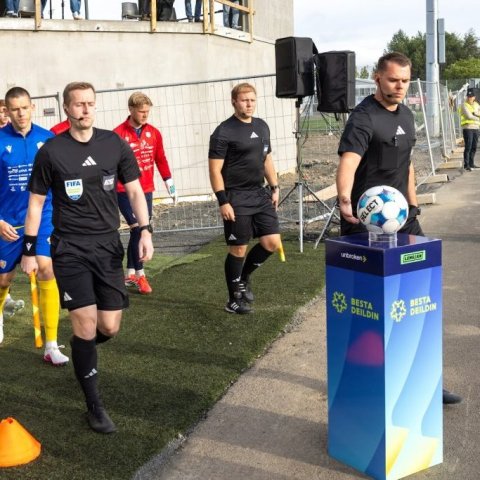 Besta deildin, KA-Þór 0:0, fyrsti leikur á nýjum gervigrasvelli KA. Mynd: Ármann Hinrik