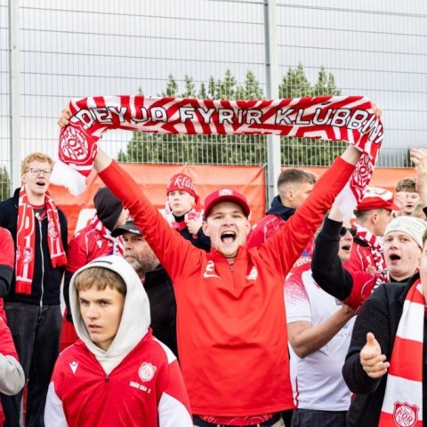 Besta deildin, KA-Þór 0:0, fyrsti leikur á nýjum gervigrasvelli KA. Mynd: Ármann Hinrik