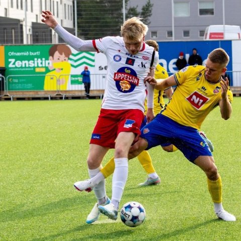 Besta deildin, KA-Þór 0:0, fyrsti leikur á nýjum gervigrasvelli KA. Mynd: Ármann Hinrik