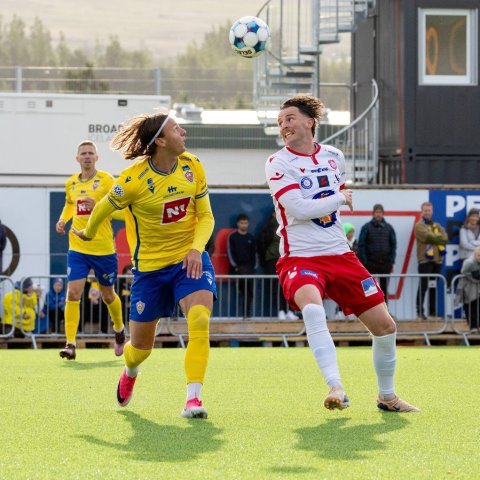 Besta deildin, KA-Þór 0:0, fyrsti leikur á nýjum gervigrasvelli KA. Mynd: Ármann Hinrik