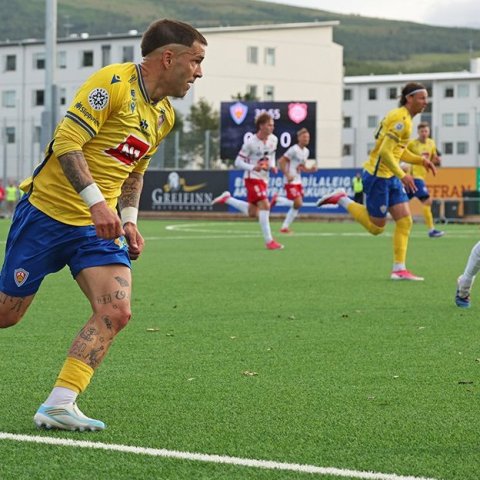 Besta deildin, KA-Þór 0:0, fyrsti leikur á nýjum gervigrasvelli KA. Mynd: Skapti Hallgrímsson