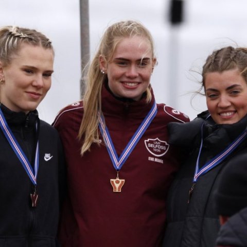 Hástökk - Á verðlaunapalli, frá vinstri: Helga Þóra Sigurjónsdóttir, Fjölni, Eva María Baldursdóttir, HSK/Selfossi og Hlín Guðmundsdóttir, Breiðabliki. Ljósmynd © Skapti Hallgrímsson.