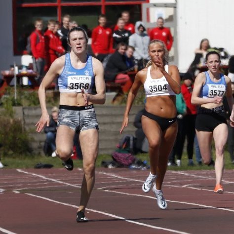 200 metra hlaup – Guðbjörg Jóna Bjarnadóttir (3568) ÍR sigraði örugglega. Aðrar eru, frá vinstri: Tiana Ósk Whitworth (3578) ÍR, Þórdís Eva Steinsdóttir (3504) FH, Silja Björg Kjartansdóttir (3577) ÍR og Sigurlaug Anna Sveinsdóttir (3607) UFA. Ljósmynd: © Skapti Hallgrímsson.