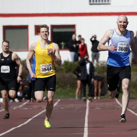 400 metra hlaup - Sæmundur Ólafsson (3600) ÍR varð Íslandsmeistari,  Andri Fannar Gíslason (3605) KFA varð þriðji og Bjarni Anton Theódórsson (3544) Fjölni annar. Ljósmynd: © Skapti Hallgrímsson.