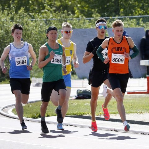 1500 metra hlaup - Baldvin Þór Magnússon (3609) UFA sigraði mjög örugglega. Hinir eru Jökull Bjarkason (3594) ÍR, sem varð þriðji, Arnar Pétursson (3480) Breiðabliki, Kjartan Óli Ágústsson (3547) Fjölni og Hlynur Ólason (3590) úr ÍR, sem varð í öðru sæti.