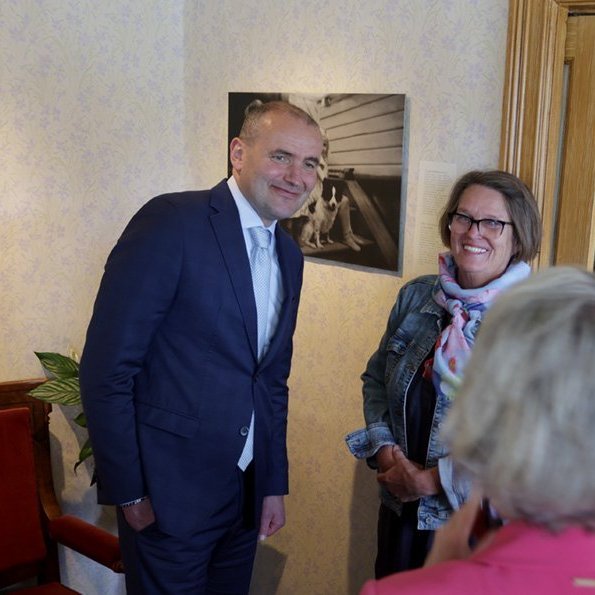 Flóra menningarhús opnað á Sigurhæðum.